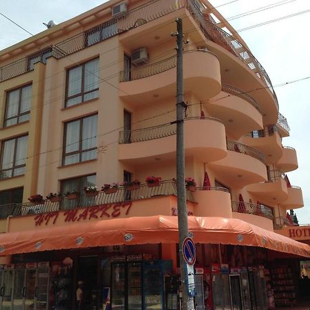 Family Hotel Hit Китен Экстерьер фото