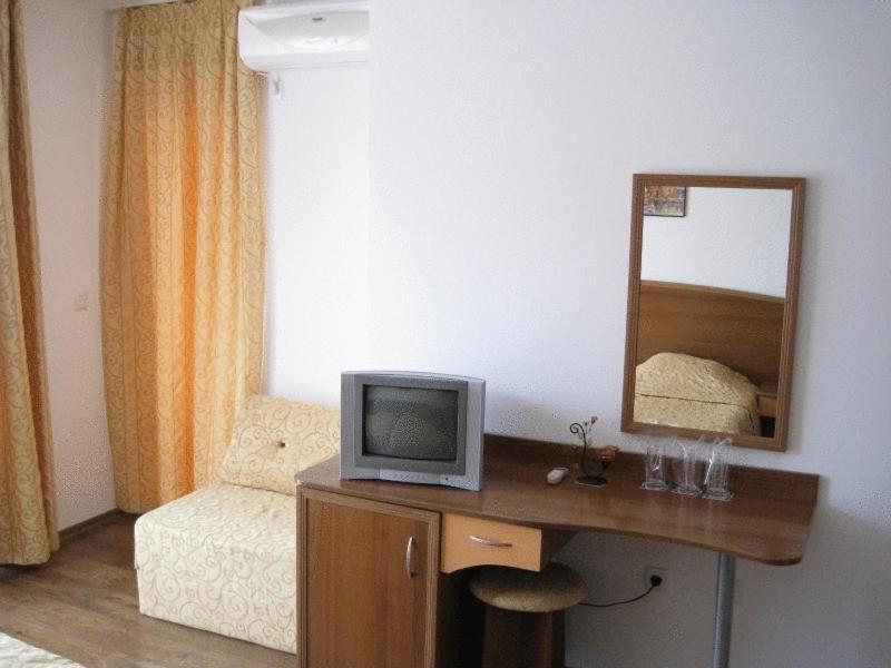 Family Hotel Hit Китен Экстерьер фото