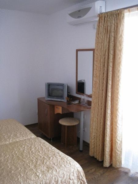 Family Hotel Hit Китен Экстерьер фото