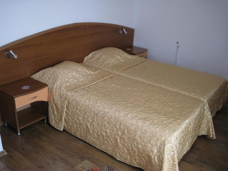 Family Hotel Hit Китен Экстерьер фото