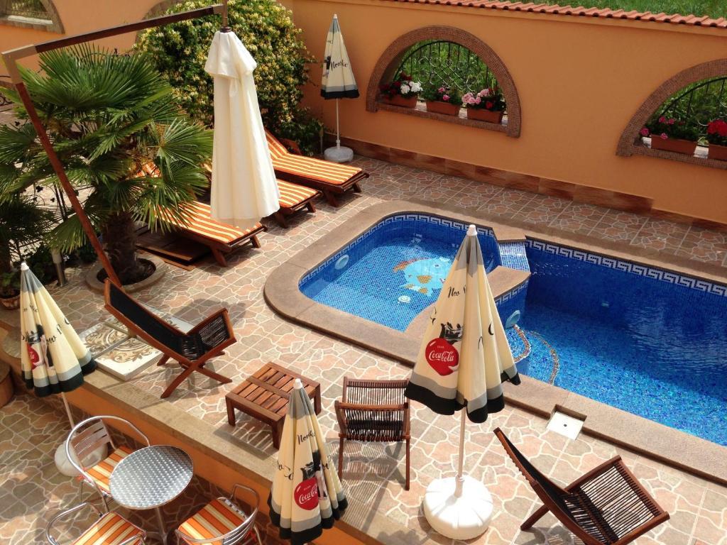 Family Hotel Hit Китен Экстерьер фото