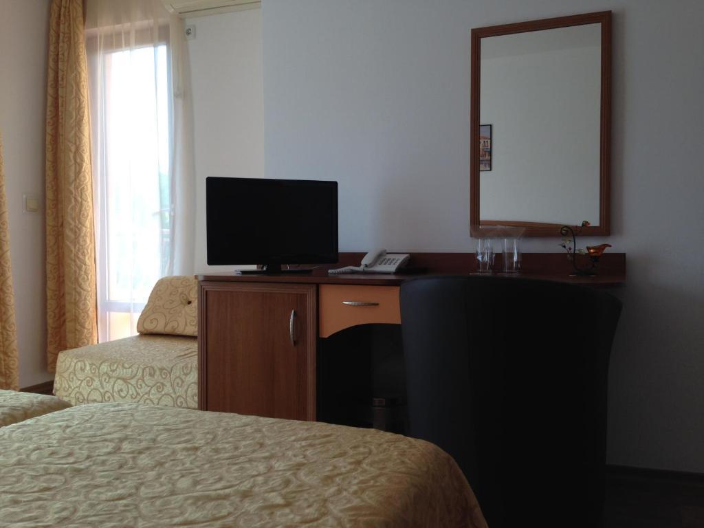 Family Hotel Hit Китен Экстерьер фото